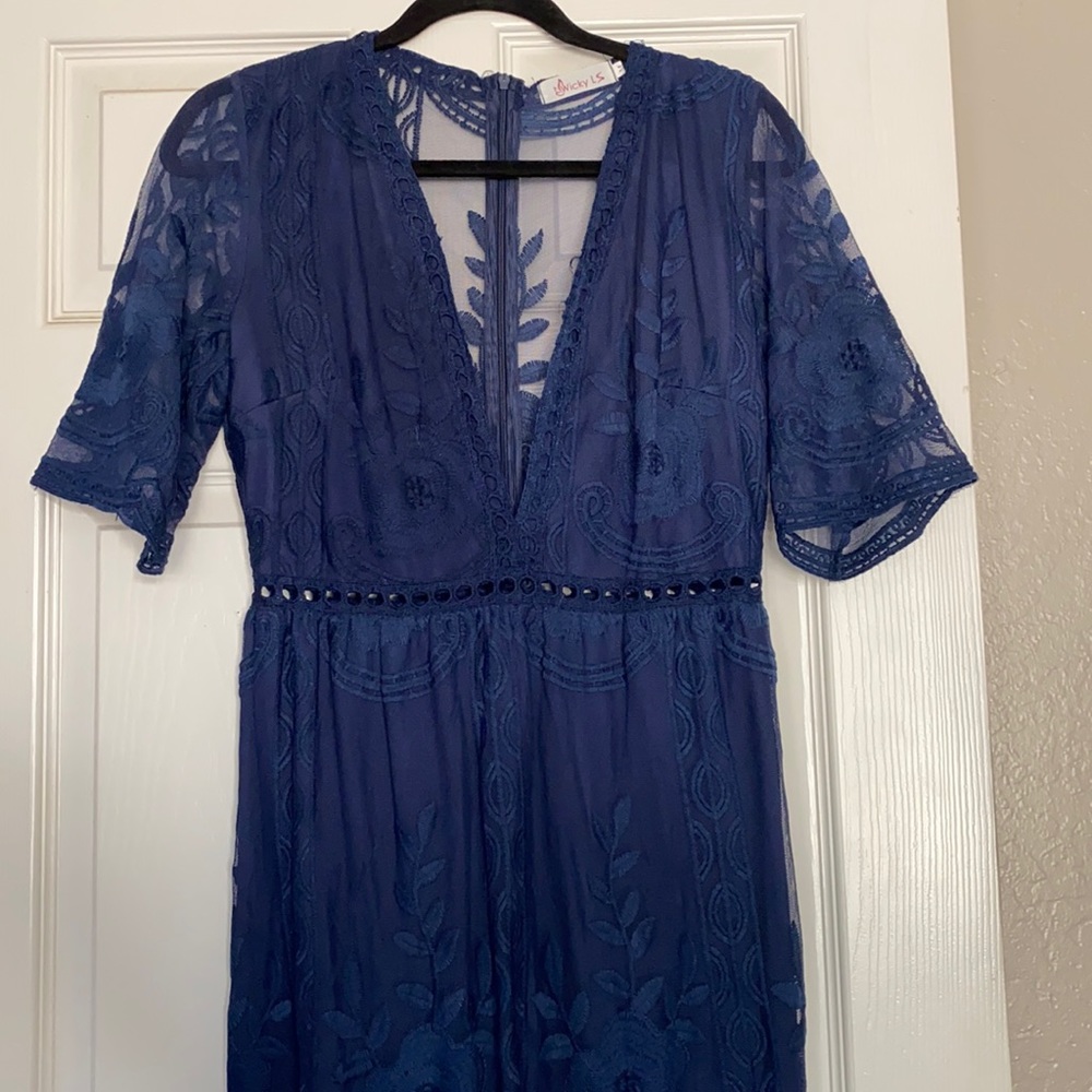 Lace Maxi Dress in Navy Size M